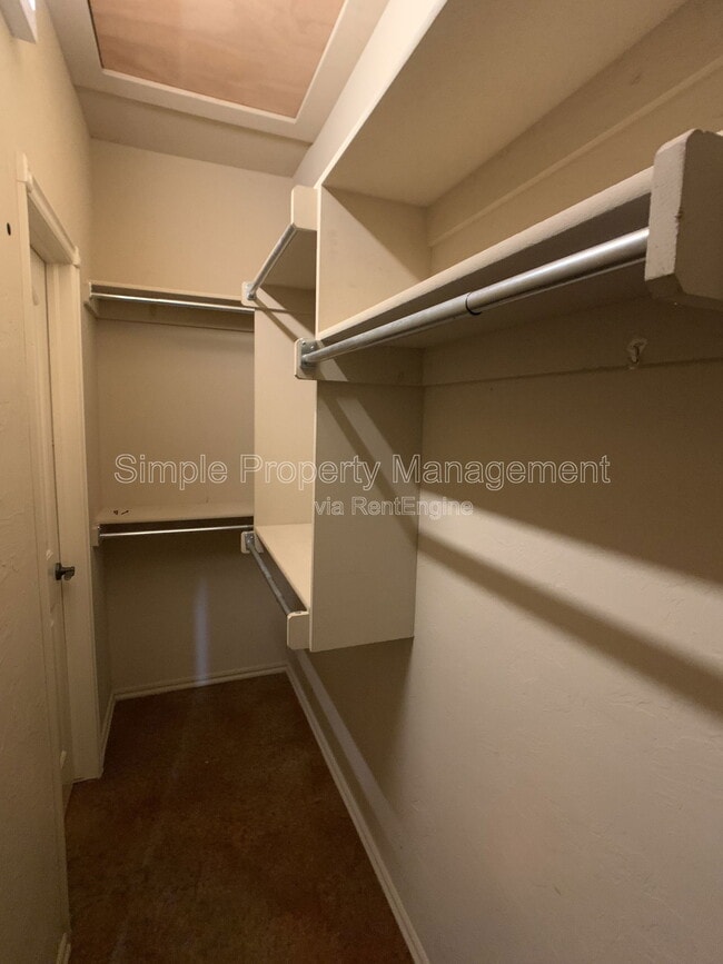 Building Photo - 14870 Gilbert St