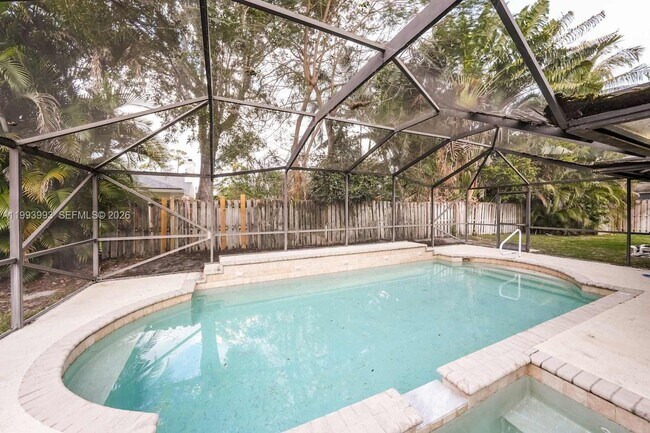 Building Photo - 845 Daffodil Dr