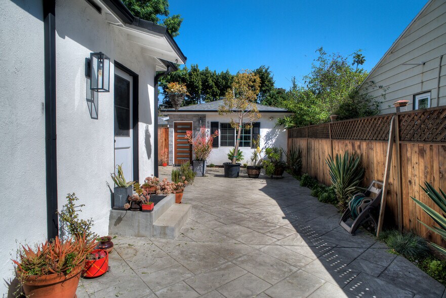 Building Photo - 5904 Tobias Ave