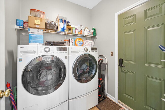 Building Photo - 436 W Parkside Dr