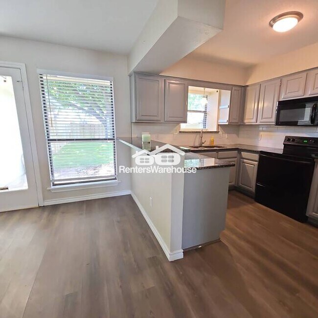 Building Photo - FOR RENT - MOVE IN READY - 3BEDS 2BATHS