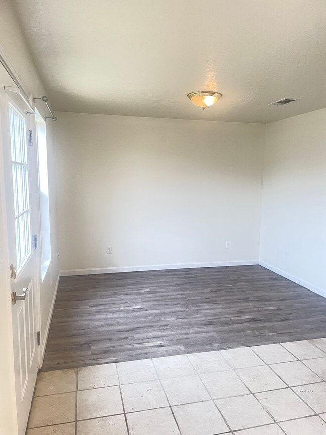 Building Photo - Cute 1 bed 1 bath home in Bay St Louis! Great location and nice yard!