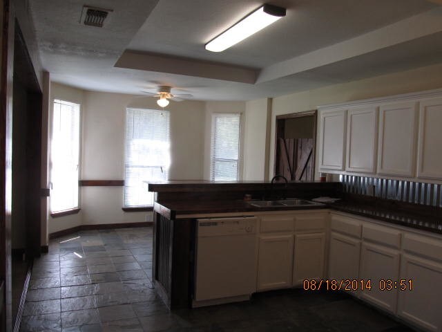 Building Photo - 600 Jefferson Ave