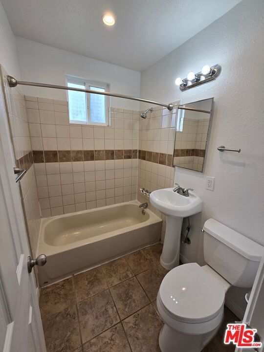 Building Photo - 610 Westminster Ave