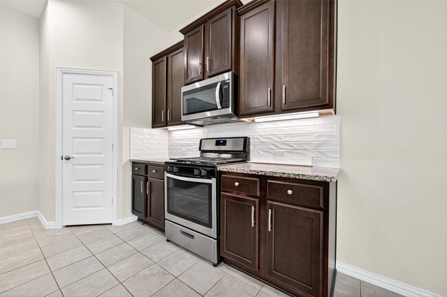 Building Photo - 40519 Goldeneye Pl