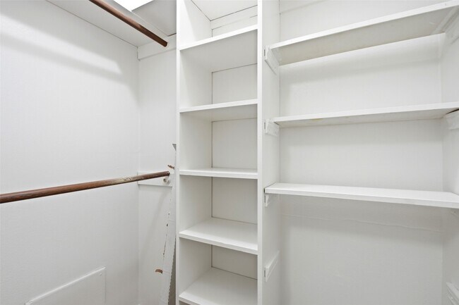 Building Photo - 2275 Triway Ln