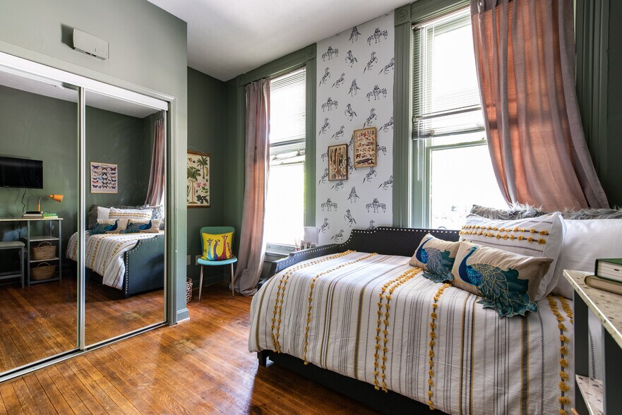 Building Photo - 1225 S 6th St