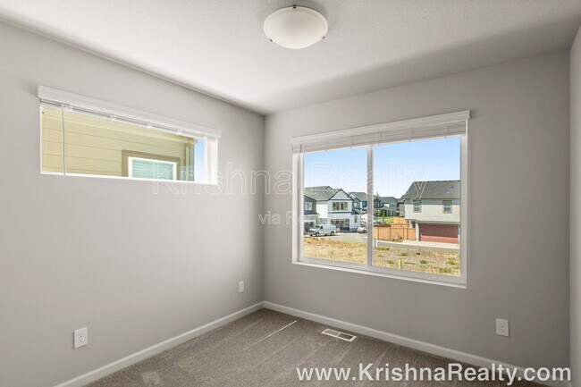 Building Photo - 3513 SE Salal Ln