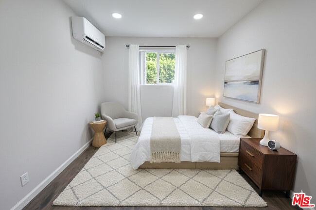 Building Photo - 4424 Noble Ave