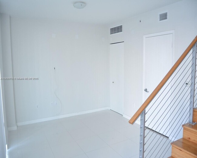 Building Photo - 350 S Miami Ave