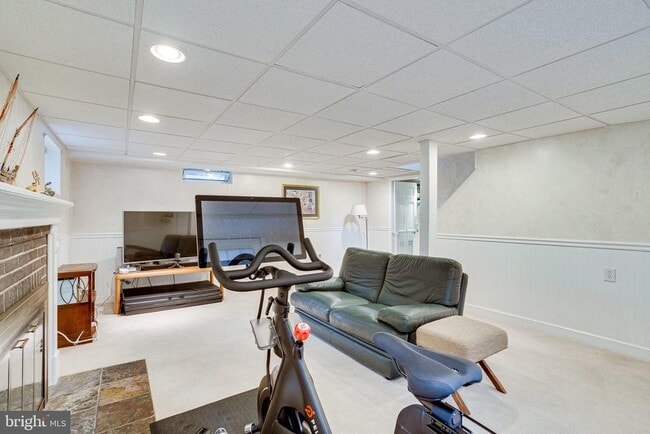 Building Photo - 609 Upland Pl