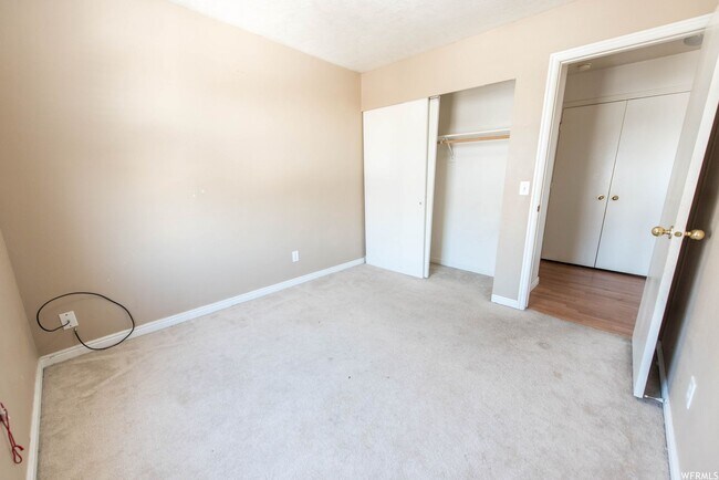 Building Photo - 2037 N 2125 W