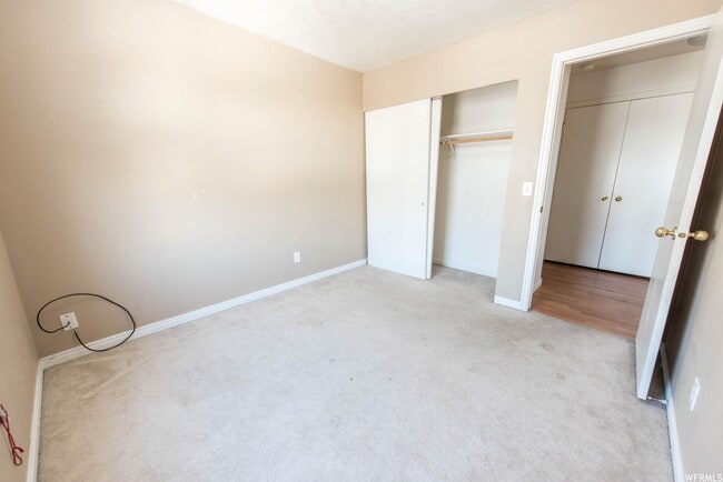 Building Photo - AWESOME 3 BED 2 BATH FULLY FENCED CLINTON HOME IS A MUST SEE!!
