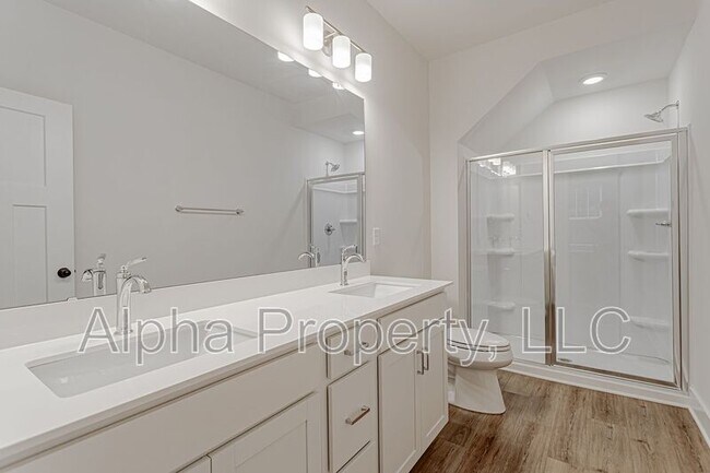 Building Photo - 1554 Shallons Ct