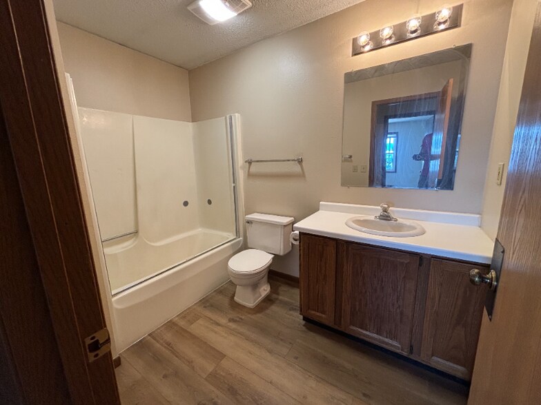 Building Photo - 950 49th Ave