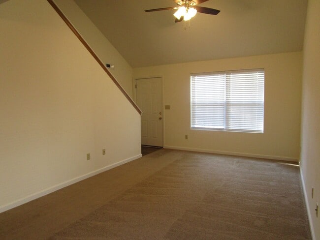 Building Photo - 3550-3552 Prescott Dr.