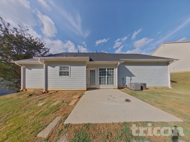 Building Photo - 9765 Moss Pointe Path