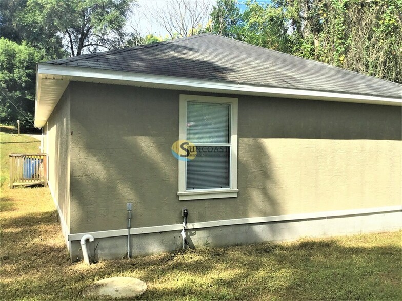Building Photo - 481 Nitram St