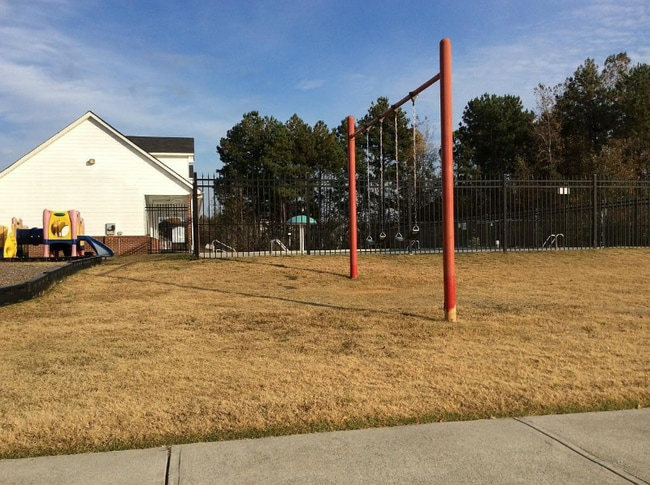 Building Photo - 327 Ermines Way