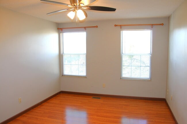 Building Photo - 3130 Castlebrook Ave