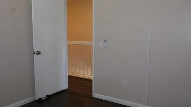 Building Photo - Beautiful 3 bedrooms corner unit condo located in Poway.