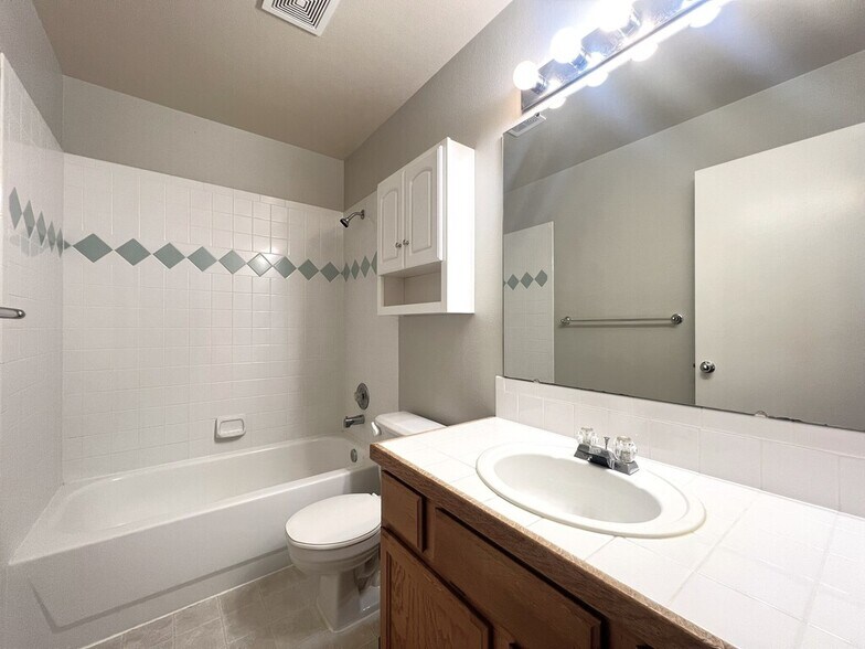 Building Photo - 4160 E Carnation Ct