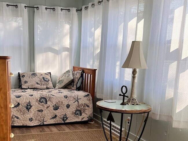 Building Photo - 11 Wallace Point Rd