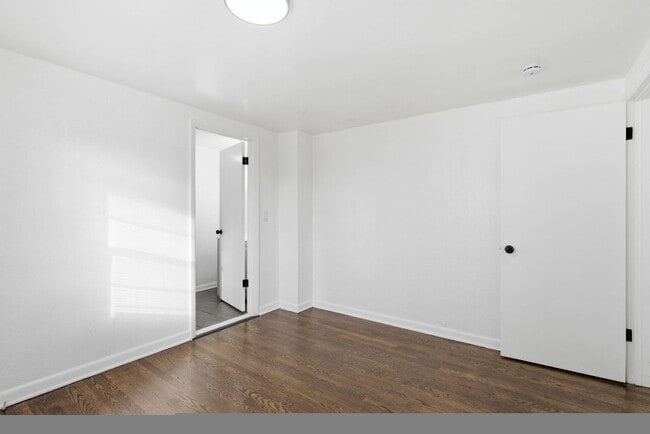 Building Photo - Renovated 3 Bedroom | 2 Full Bath Home