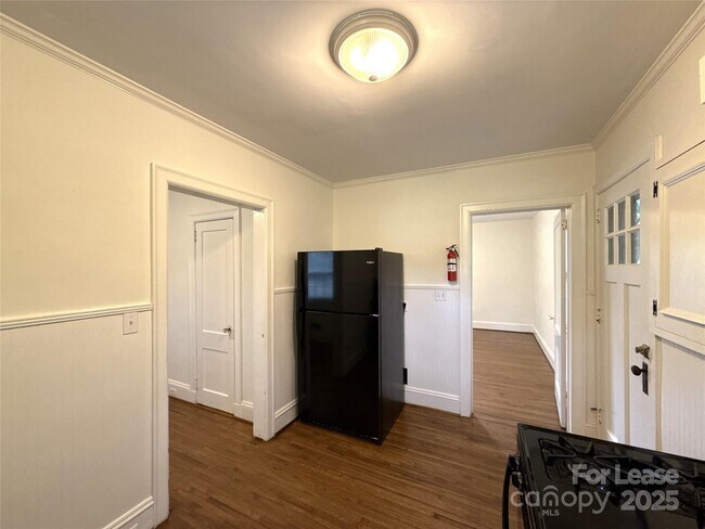 Building Photo - 1901 Armstrong Park Dr