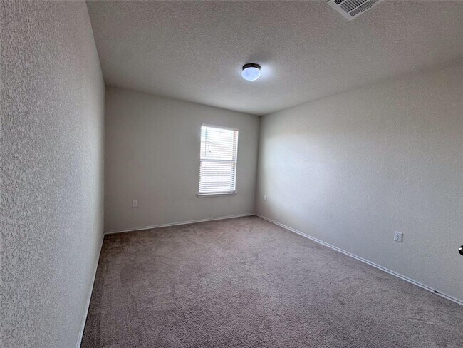 Building Photo - 11905 Reindeer Dr