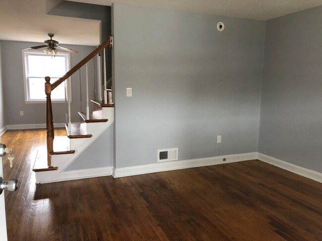 Building Photo - 2 Bedroom, 2 Bath Brick Front Townhome wit...