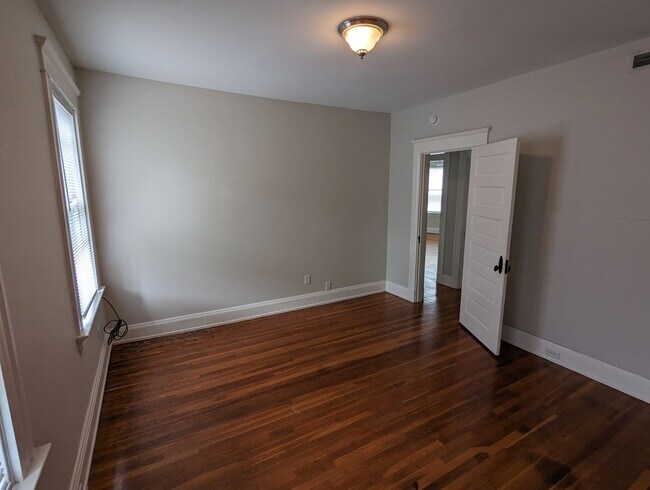 Building Photo - 2153 Slane Ave