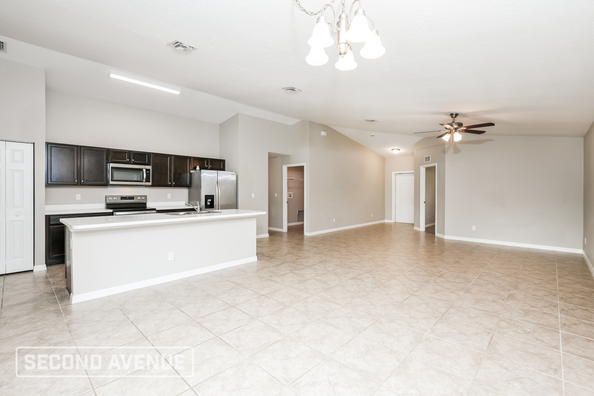 Building Photo - 846 Carnation Ave SE