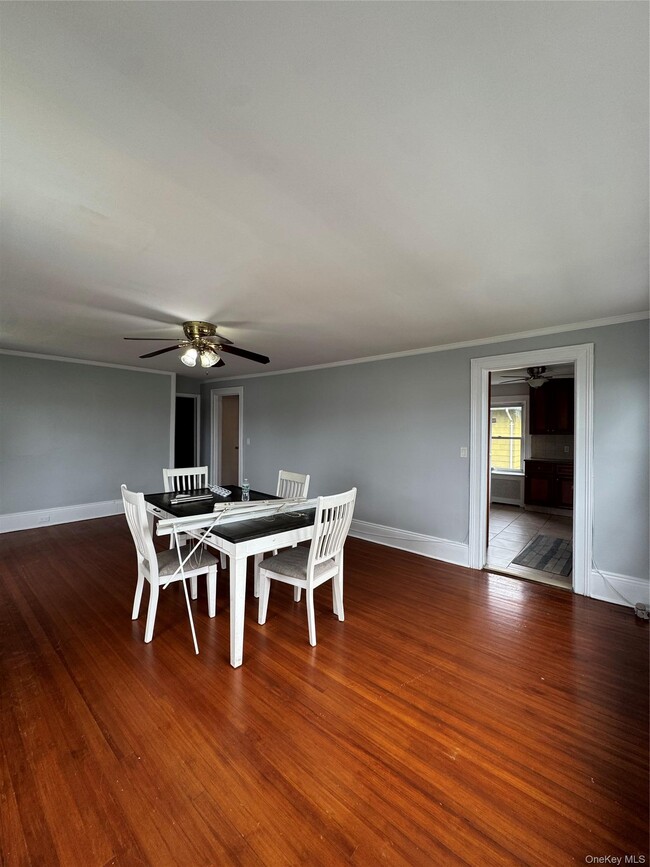 Building Photo - 210 Elm St