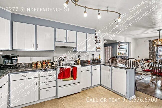 Building Photo - 1277 S Independence St