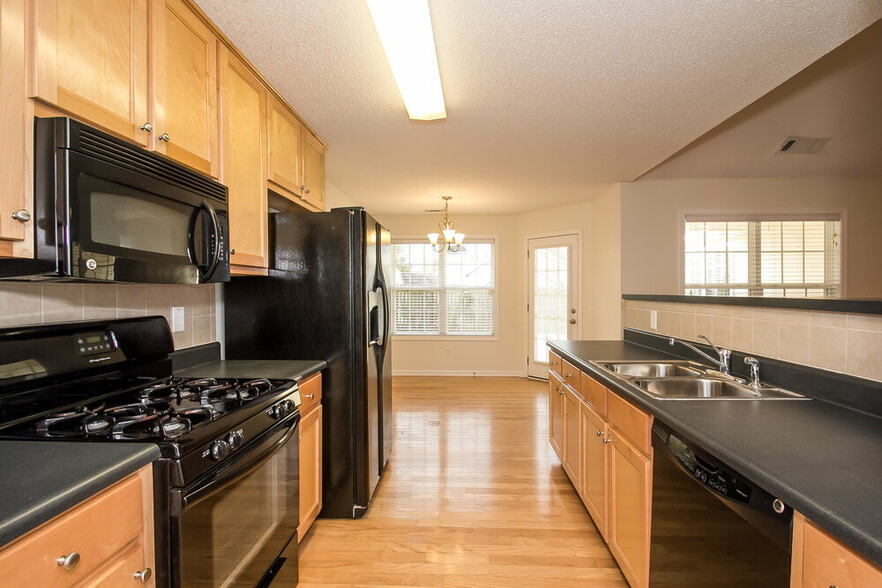 Building Photo - 40 Belltree Cir
