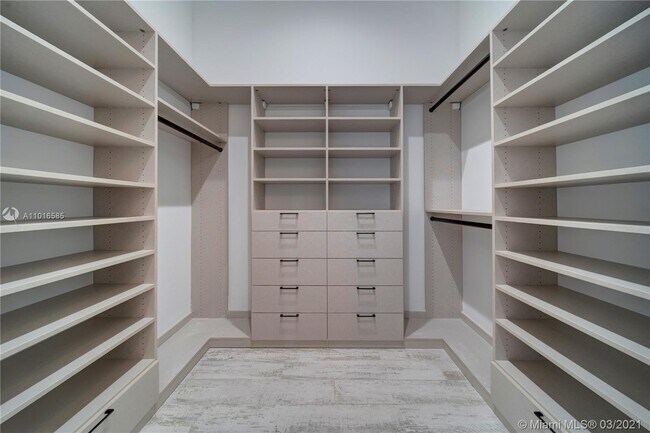 Building Photo - 2 Flamingo Hammock Rd