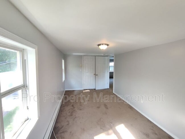 Building Photo - 14 Edgewood Rd