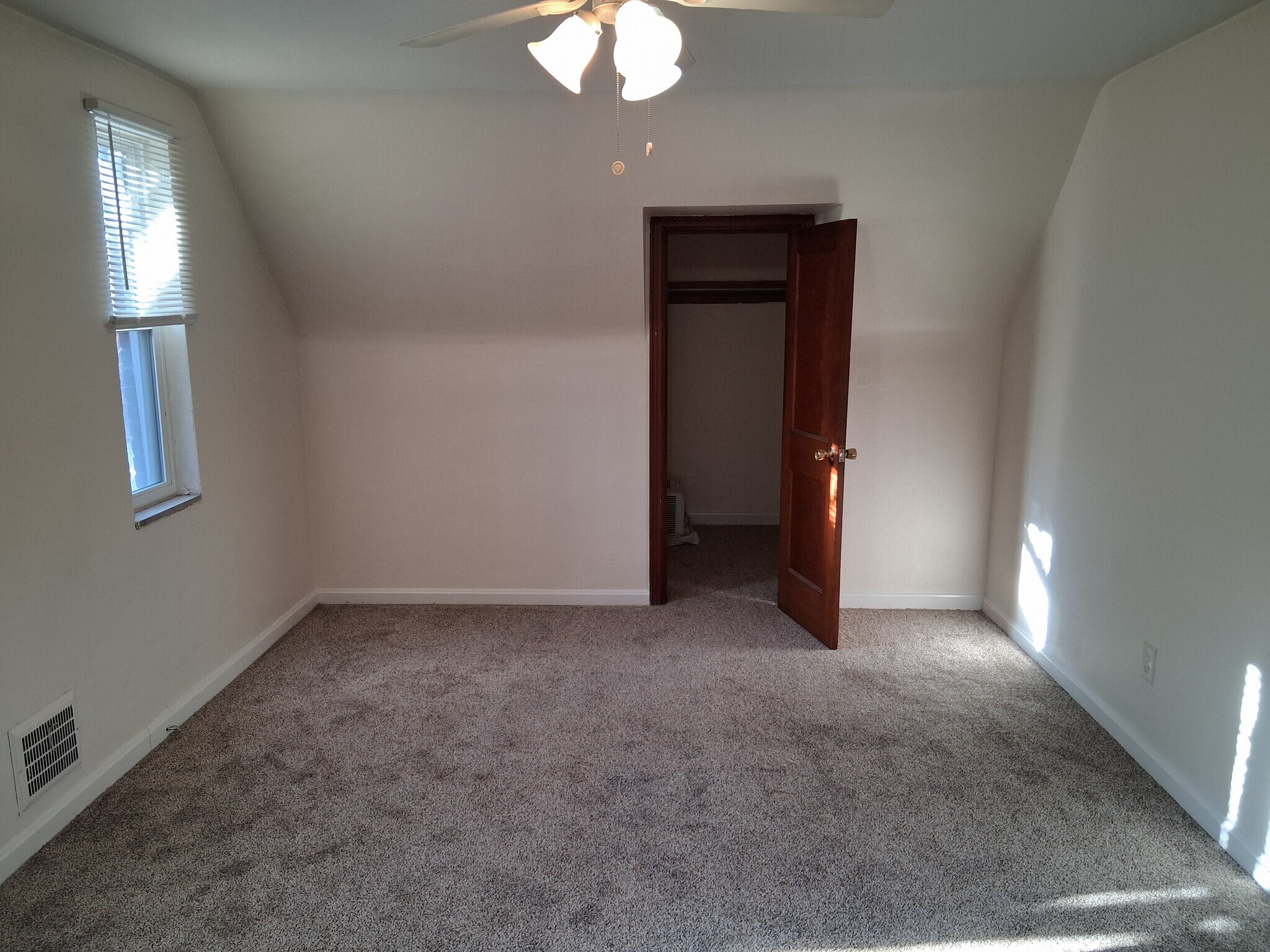 Bedroom 2 - 405 Commonwealth Ave