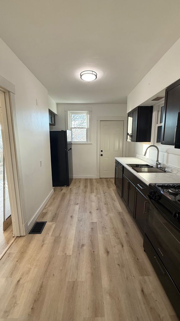 Building Photo - Newly Renovated 3 Bedroom in Arlington- New Kitchen and Bath with HUGE Backyard!!