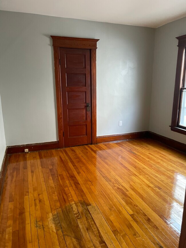 Building Photo - 1034 Bellevue Ave