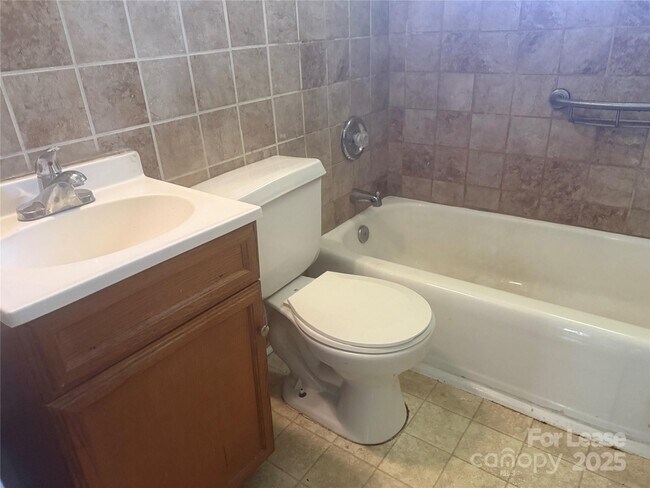 Building Photo - 13301 New Haven Dr