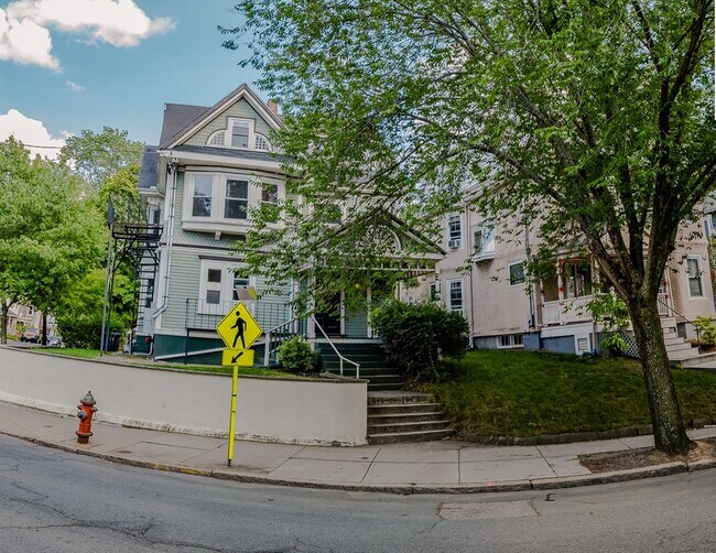 Building Photo - 97 College Ave