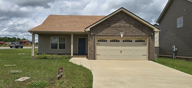 Building Photo - 1001 Whitney Dr