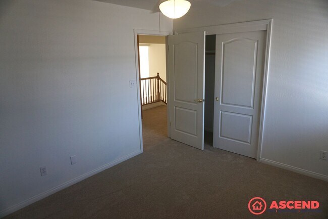 Building Photo - Home Located in Villages of Brimhall