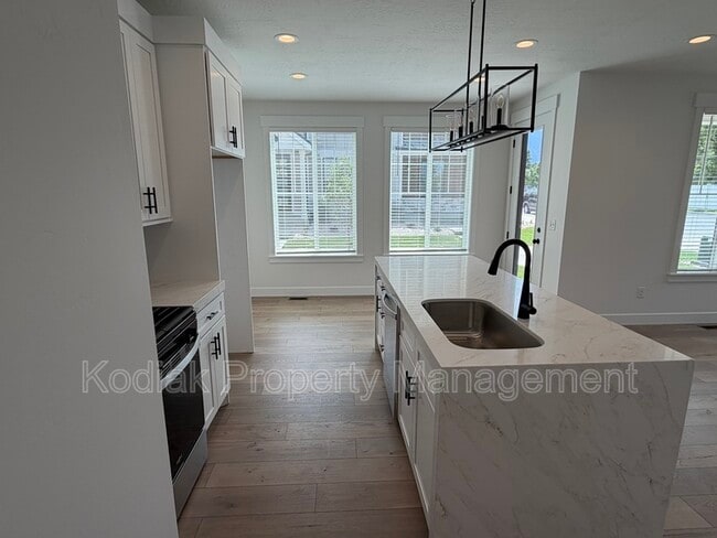 Building Photo - 8812 S Cys Pk Lane