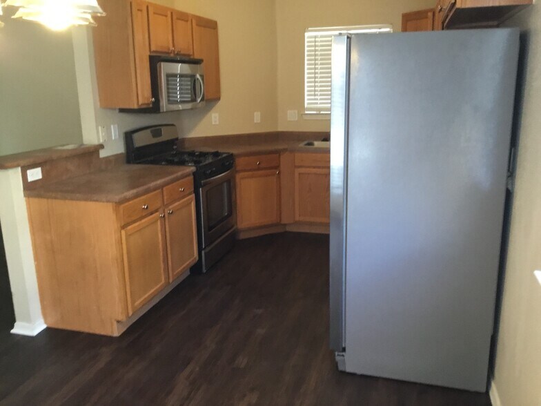 Building Photo - 10220 Country Sage Dr NW