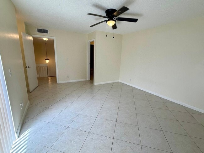 Building Photo - 1809 N Congress Ave