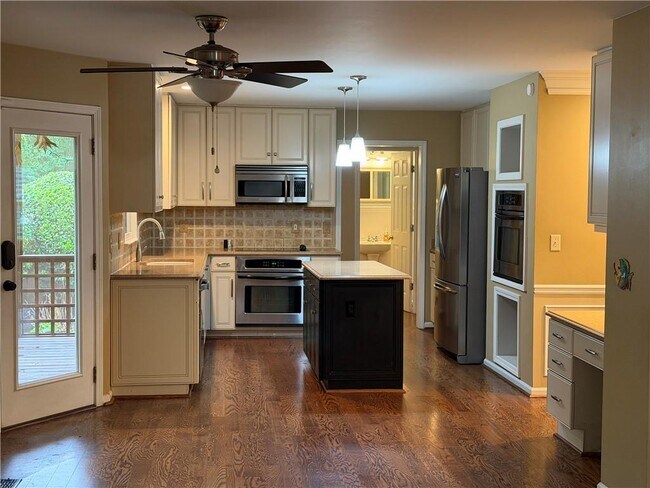 Building Photo - 10935 Pennbrooke Crossing