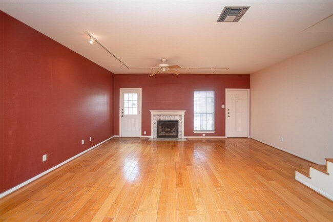 Building Photo - 8101 El Mundo St